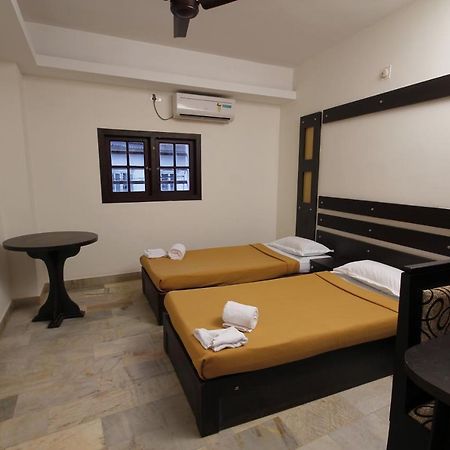 Hotel Park Avenue Kochi Extérieur photo