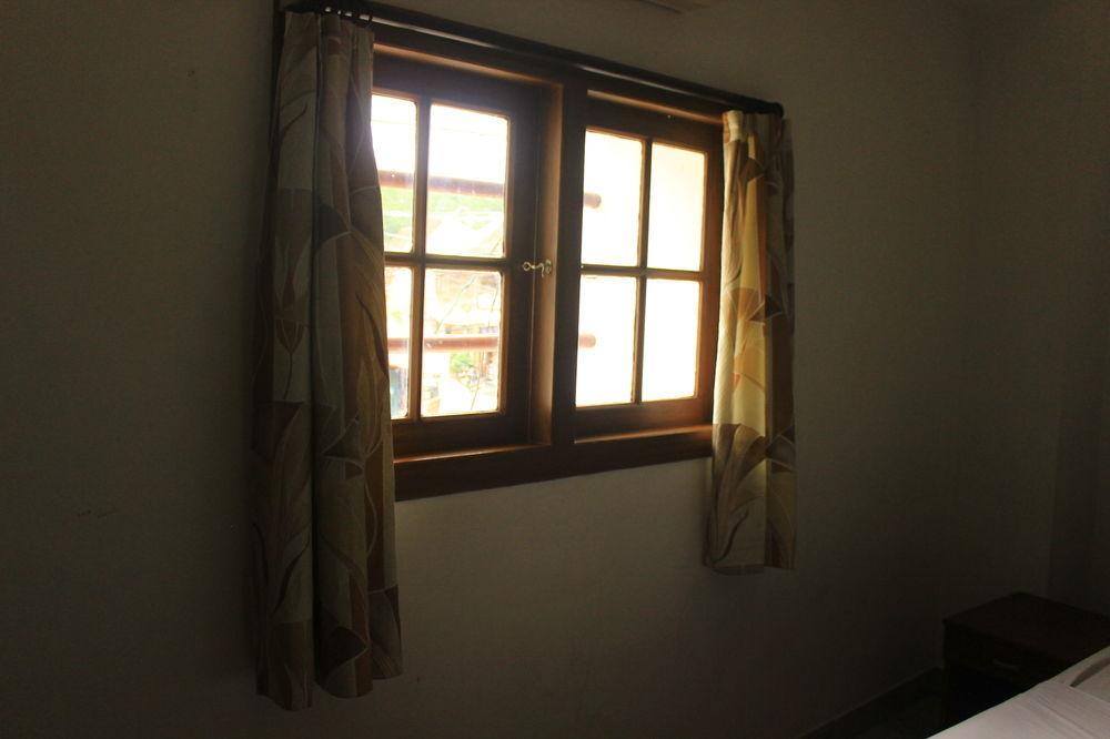 Hotel Park Avenue Kochi Extérieur photo