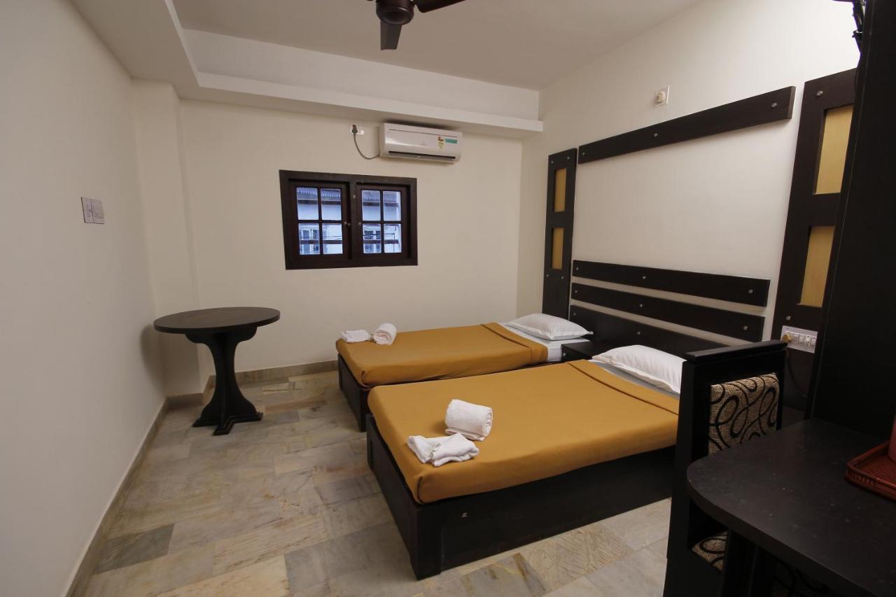 Hotel Park Avenue Kochi Extérieur photo